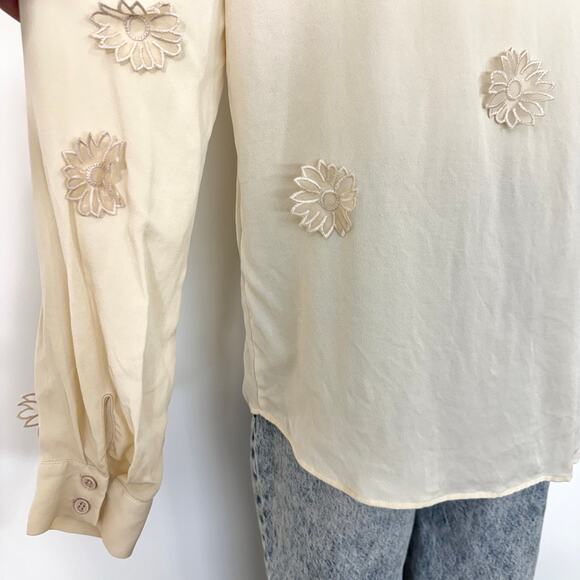 Elie Tahari Silk Button-Down Shirt Jaslynn 3D Floral Applique Blouse Top Cream M - Picture 8 of 10